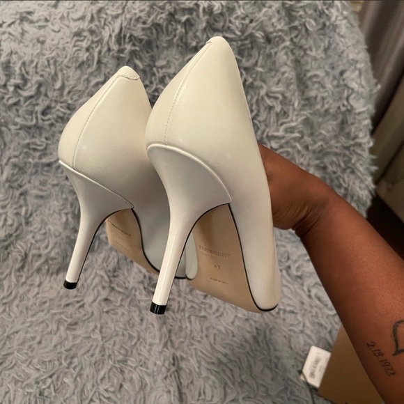 Burberry Heels - Picture 4 of 7
